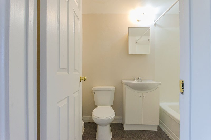 236 Jogues Street - Photo 7 of 10