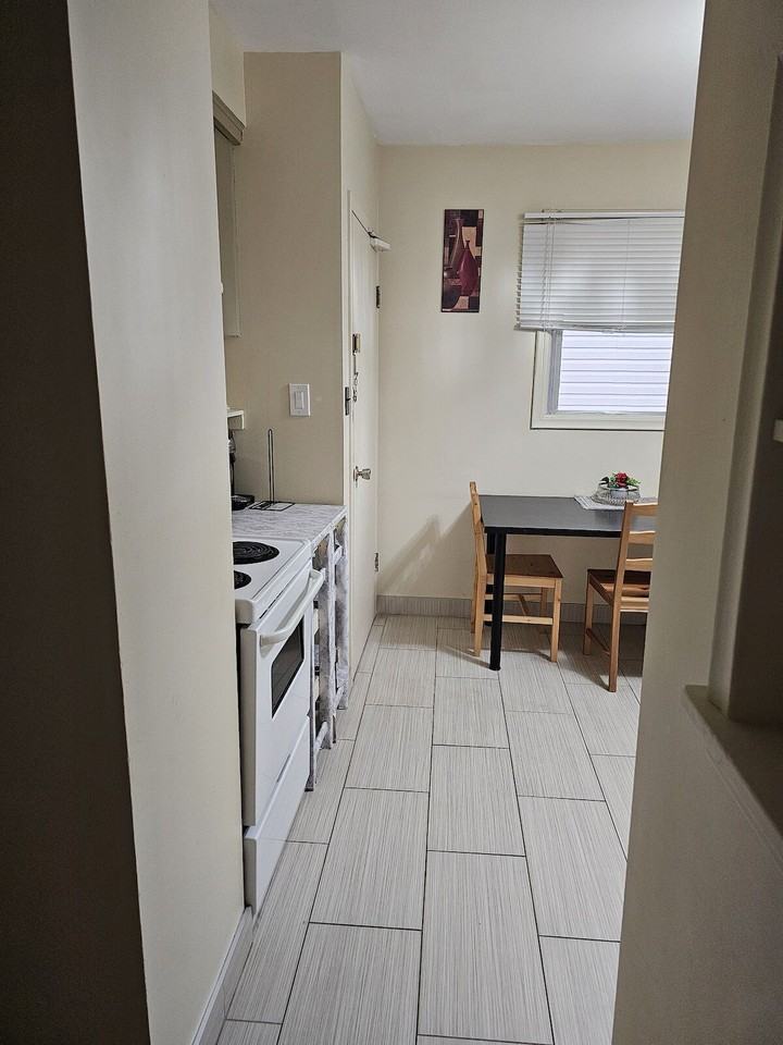 10633 - 10633 84 Avenue Northwest - Photo 6 of 11