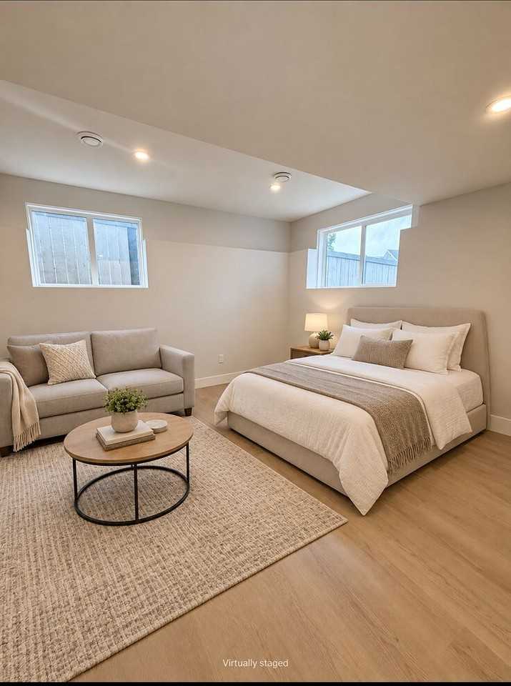 2322 86 St Sw - Photo 3 of 4