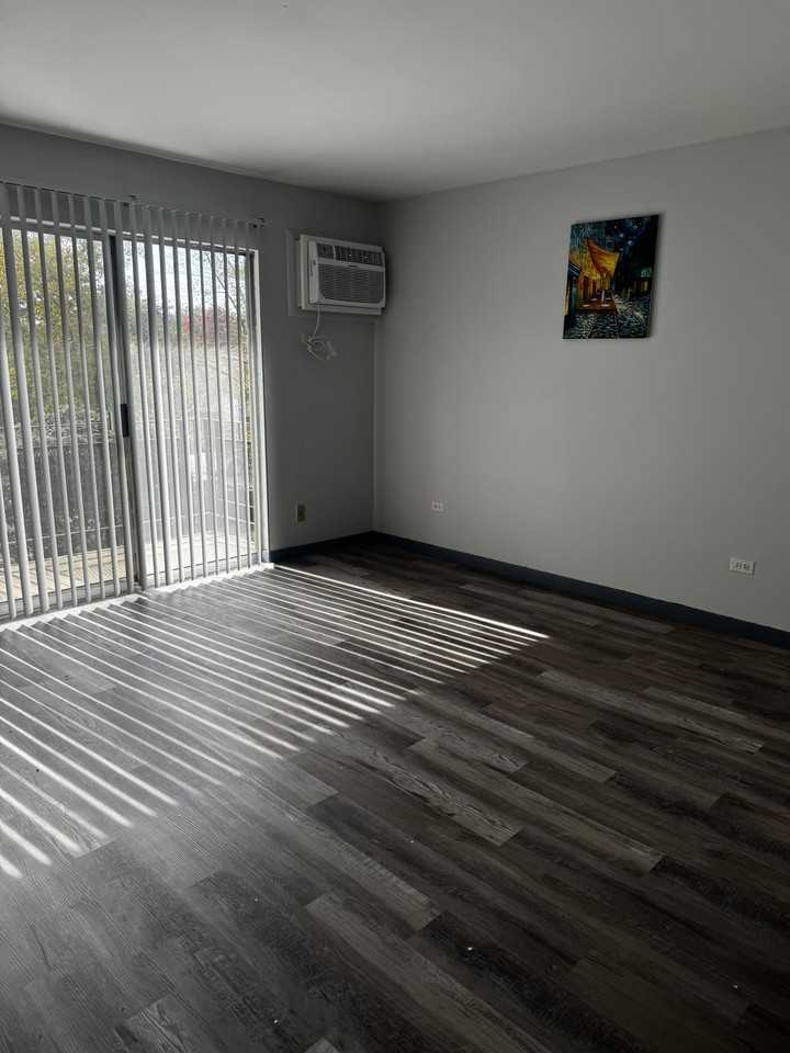 3754 W 120th St #2C - Photo 3 of 12