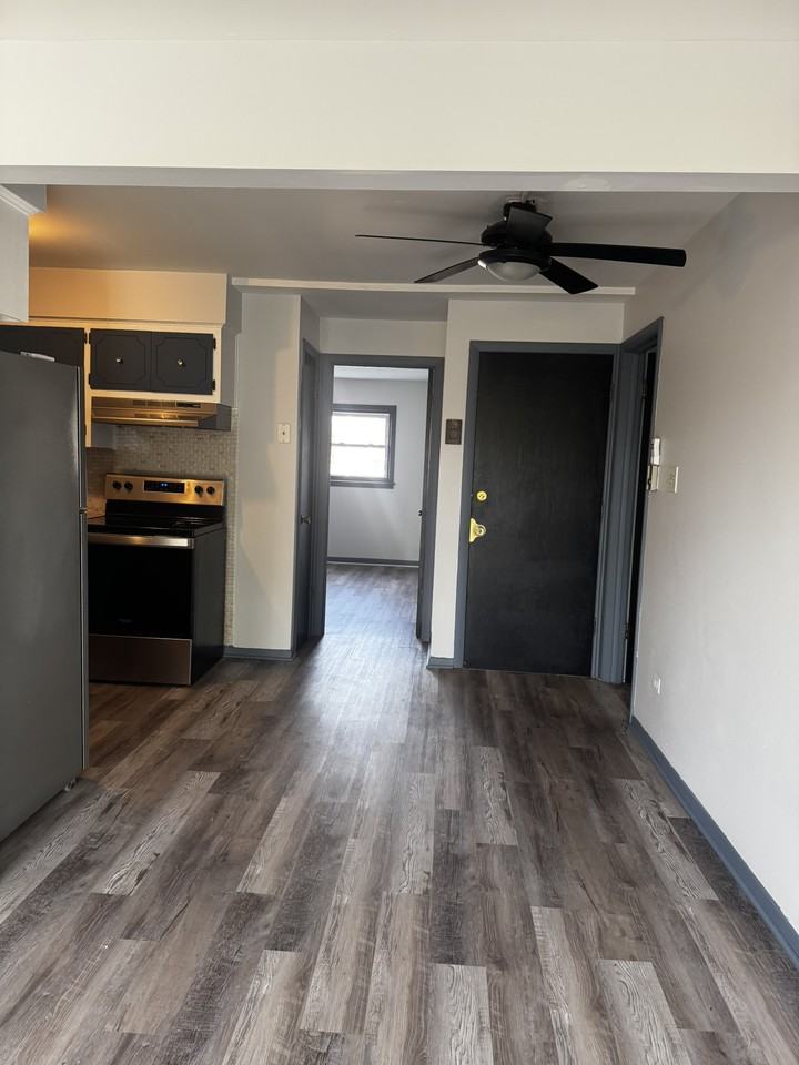 3754 W 120th St #2C - Photo 5 of 12