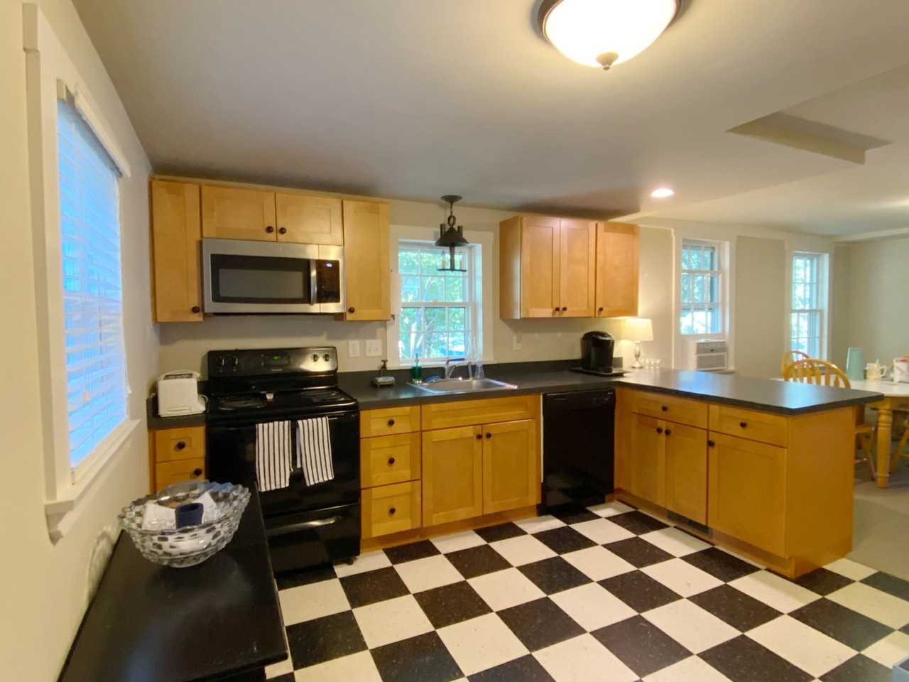 307 North St - Photo 3 of 19