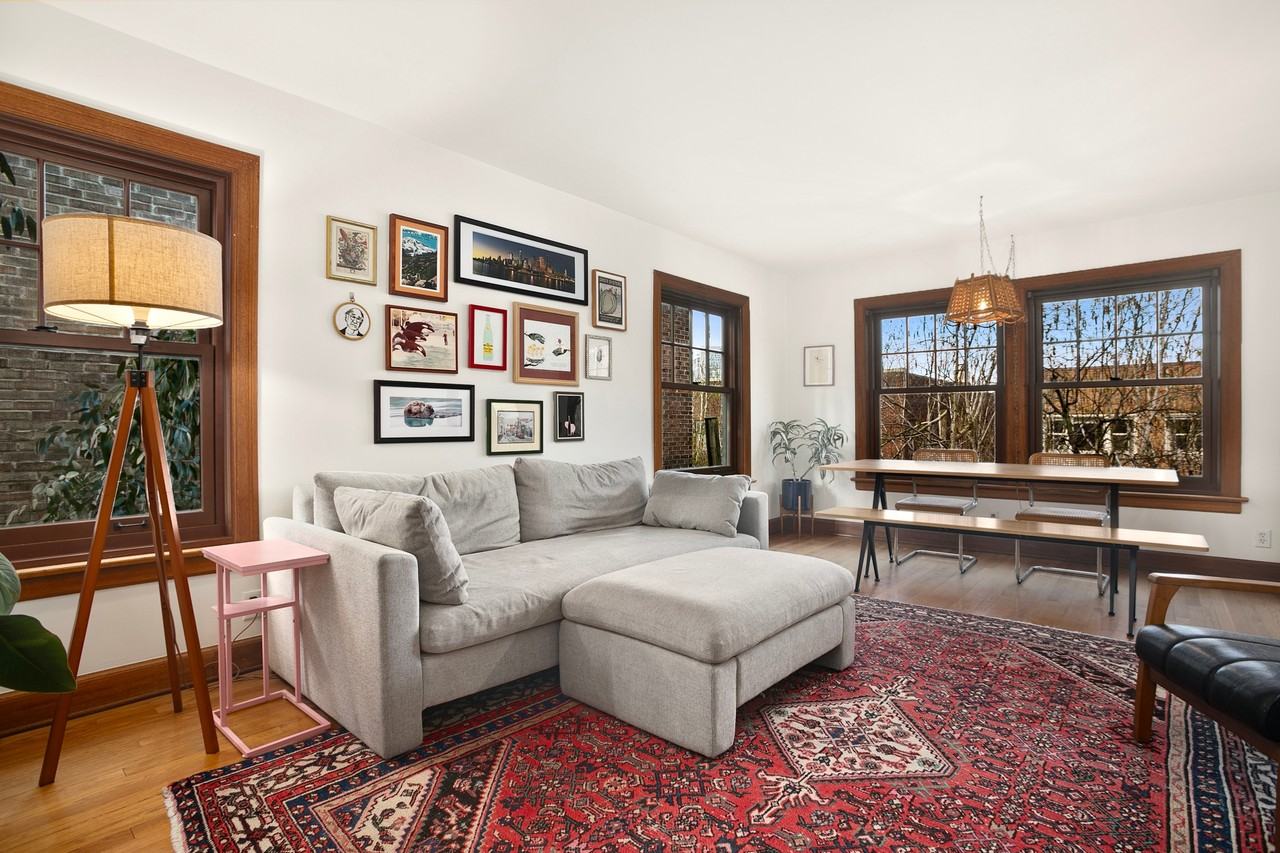 408 Bellevue Ave E #1 - Photo 4 of 24
