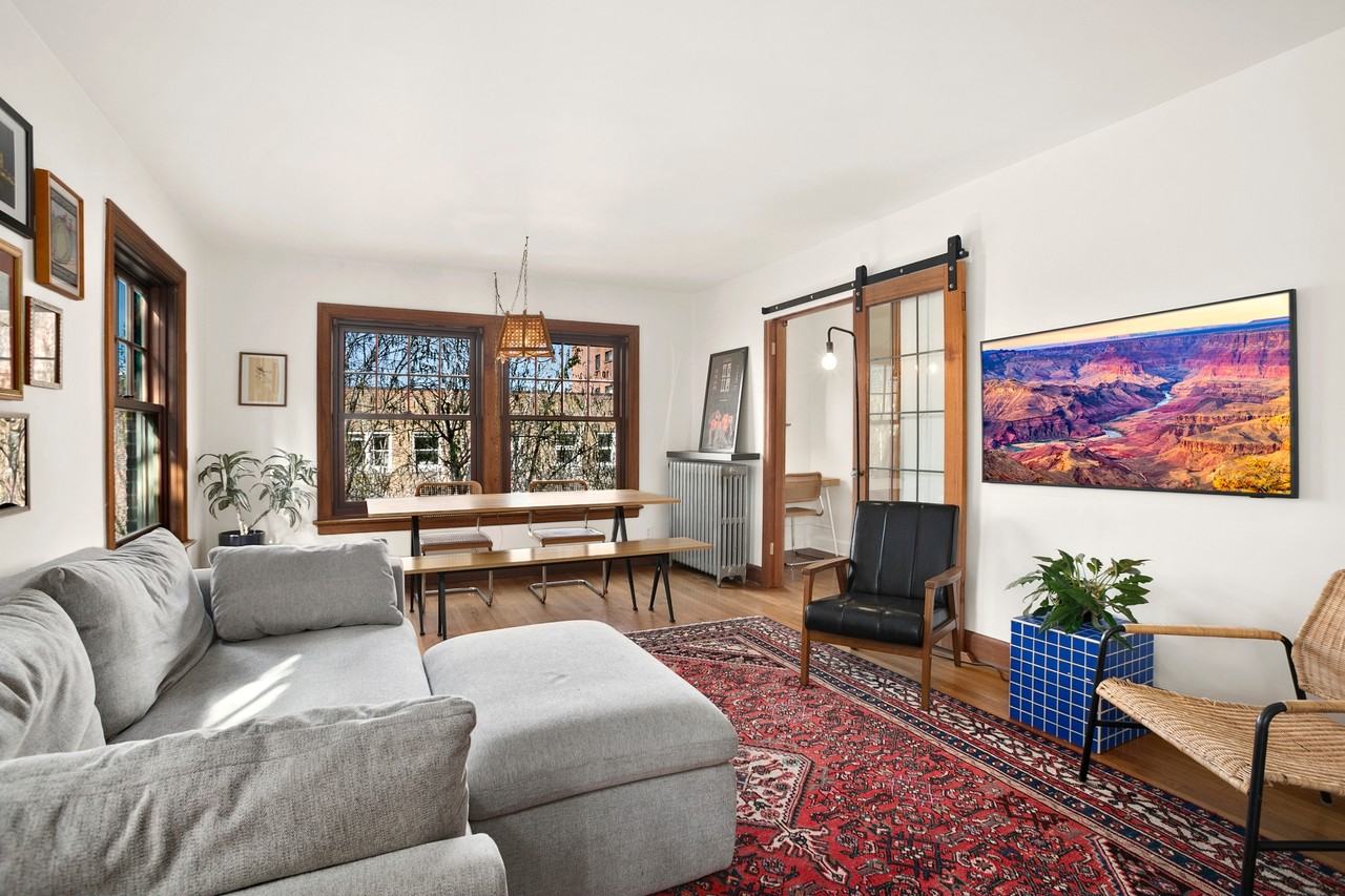 408 Bellevue Ave E #1 - Photo 5 of 24