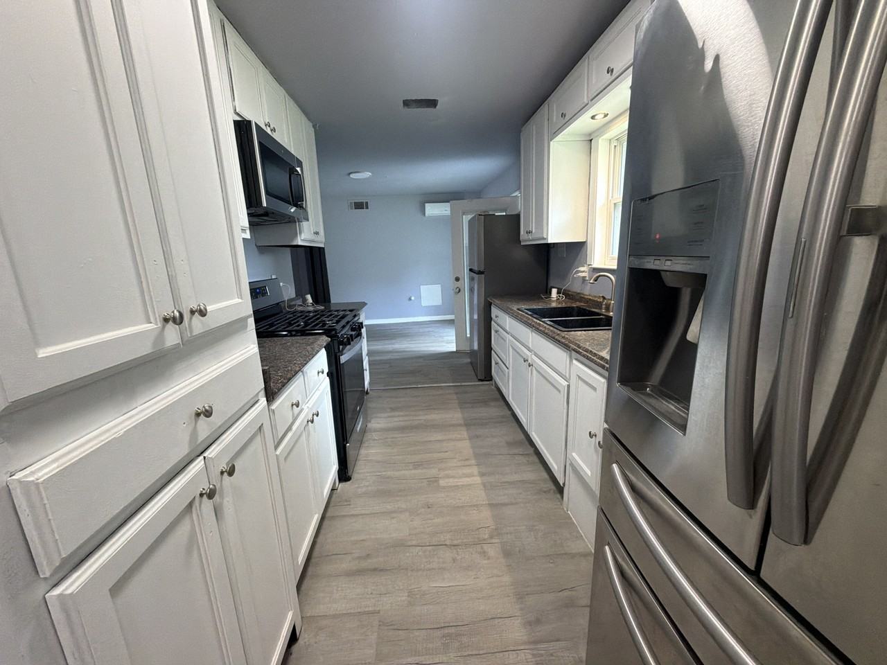 1004 Rosewood Ln #1 - Photo 3 of 28