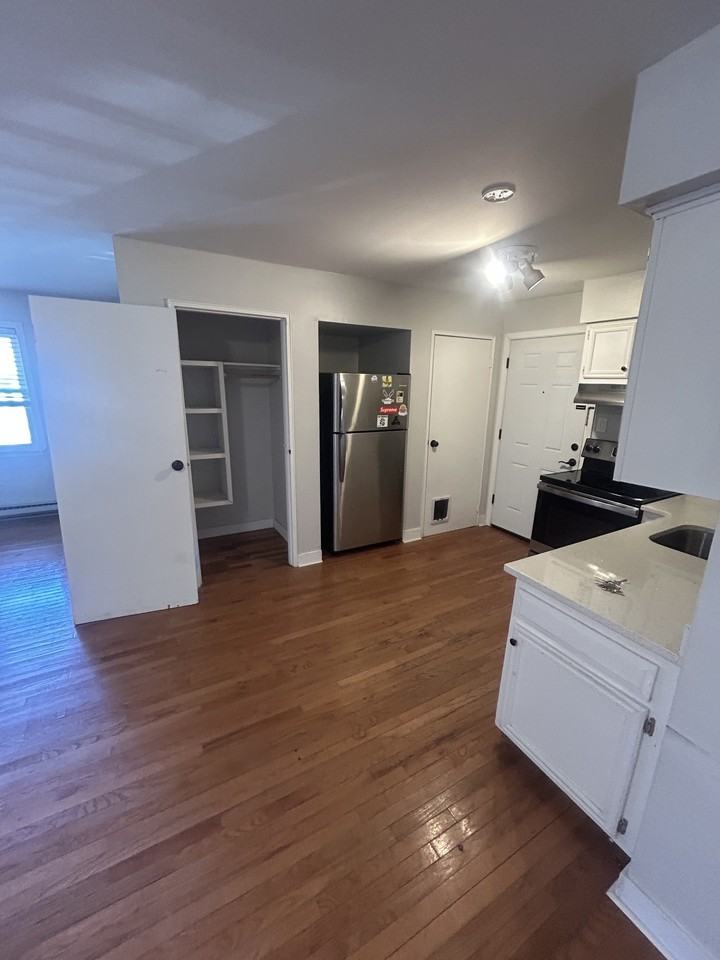417 Boulevard - 8 #8 - Photo 3 of 7