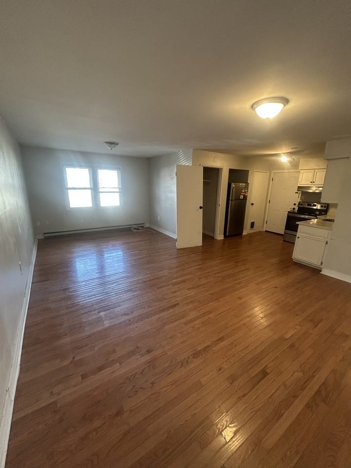 417 Boulevard - 8 #8 - Photo 4 of 7