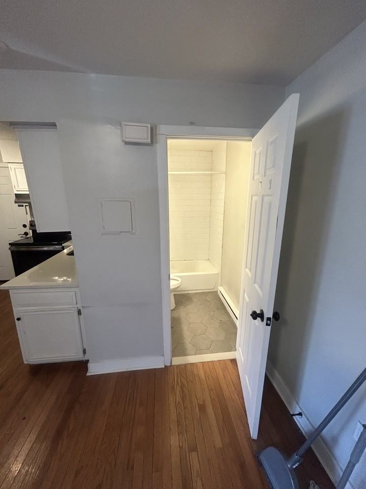 417 Boulevard - 8 #8 - Photo 6 of 7