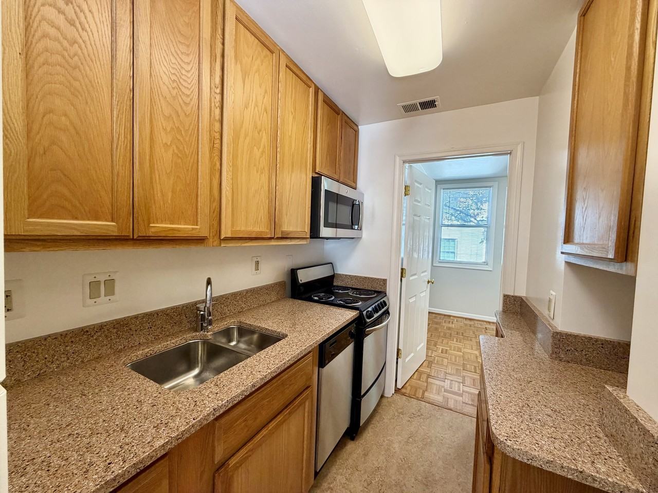 921 Church St Street #3 - Photo 6 of 28