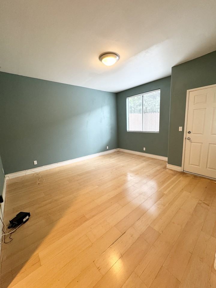 1749 12th Street - 1Unit B #1 - Photo 6 of 11
