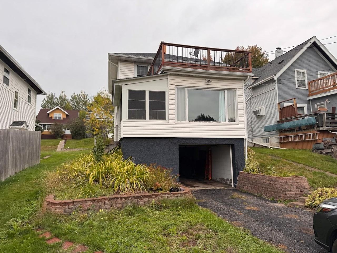 2256 W 13th St - Photo 5 of 11