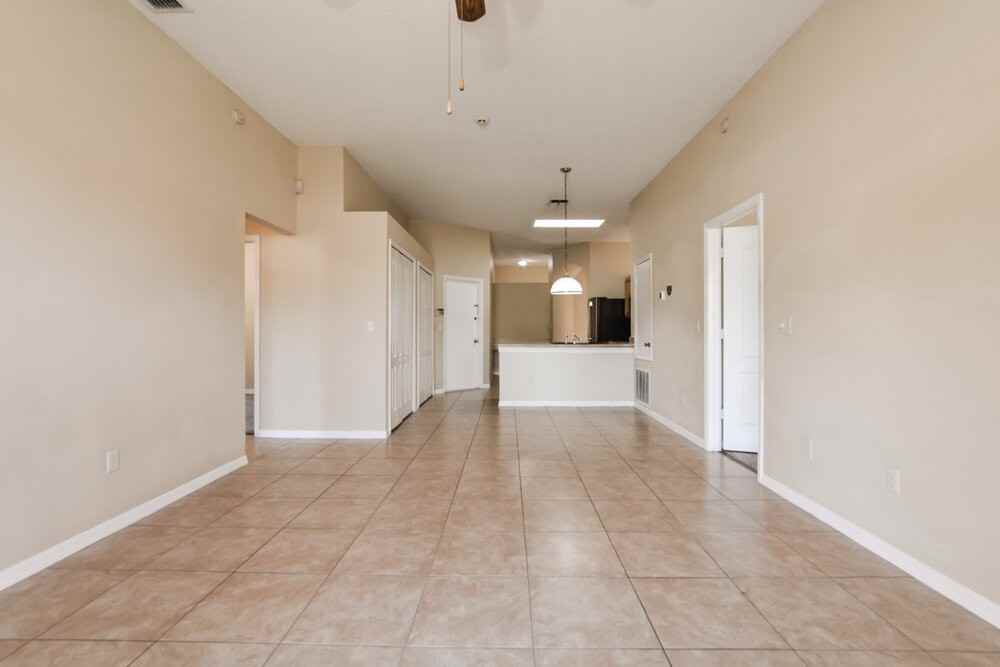 12741 Woodbury Glen Dr - Photo 3 of 16