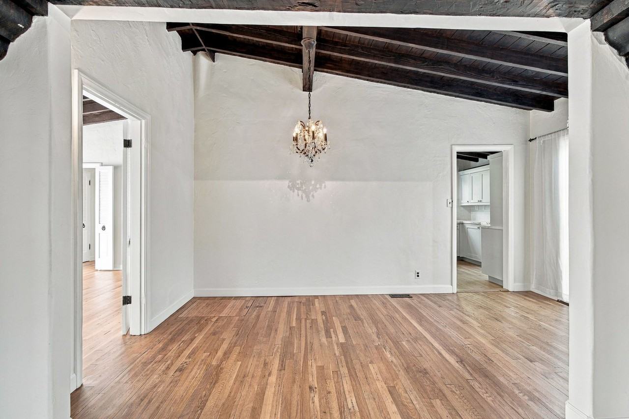 255 Marguerita Ln - Photo 4 of 16