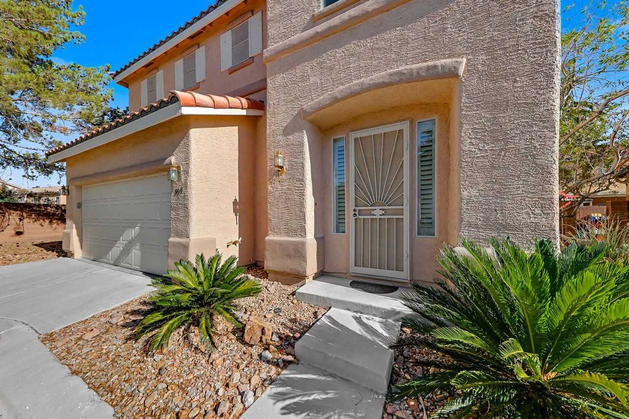 999 Whispering Grove Ave - Photo 3 of 38