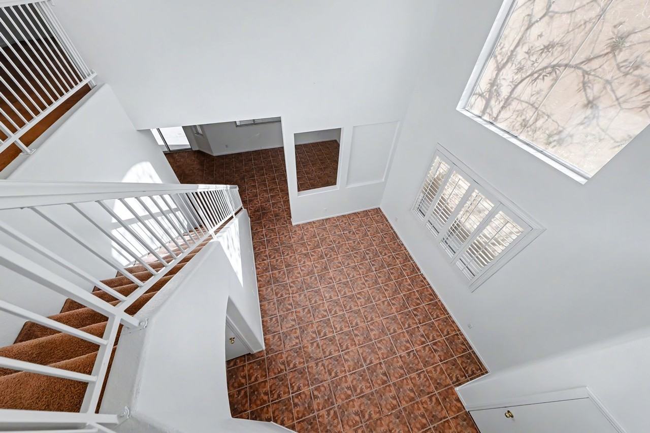 999 Whispering Grove Ave - Photo 4 of 38