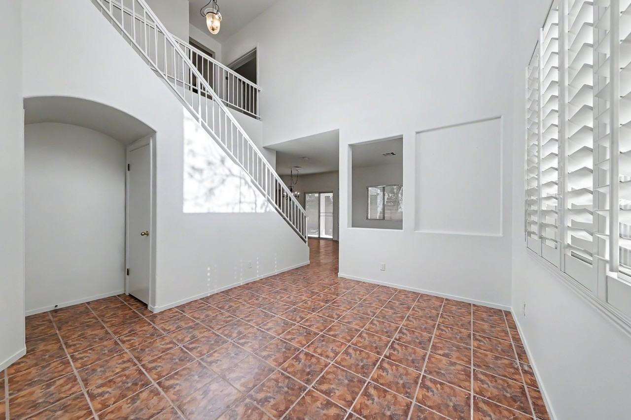 999 Whispering Grove Ave - Photo 6 of 38