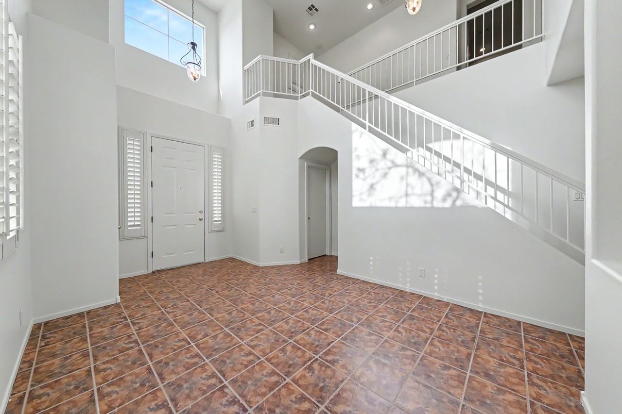 999 Whispering Grove Ave - Photo 7 of 38