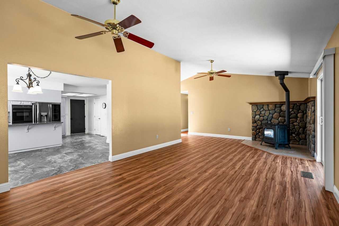 3495 Tee Pee Ln - Photo 4 of 20