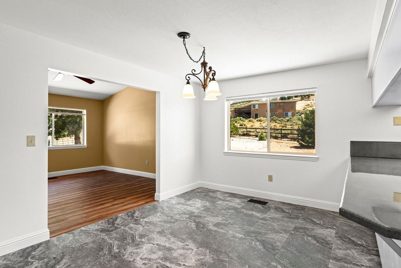 3495 Tee Pee Ln - Photo 6 of 20