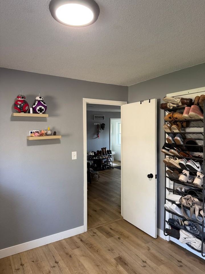 5527 Watters Rd - Photo 2 of 12
