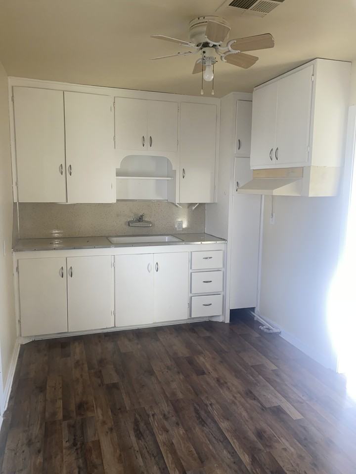 4213 Se 22nd St - Photo 2 of 6