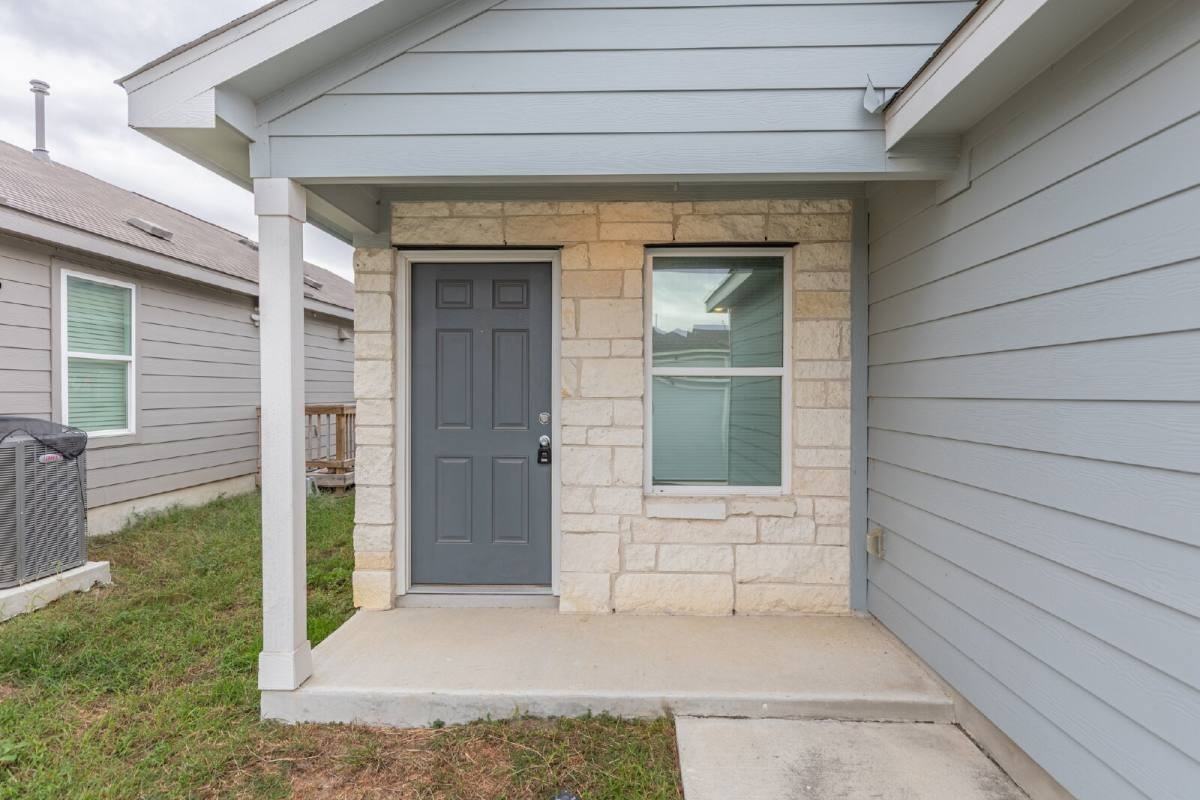 2907 Charpak Dr - Photo 3 of 20