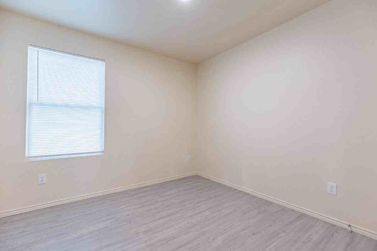 2907 Charpak Dr - Photo 4 of 20