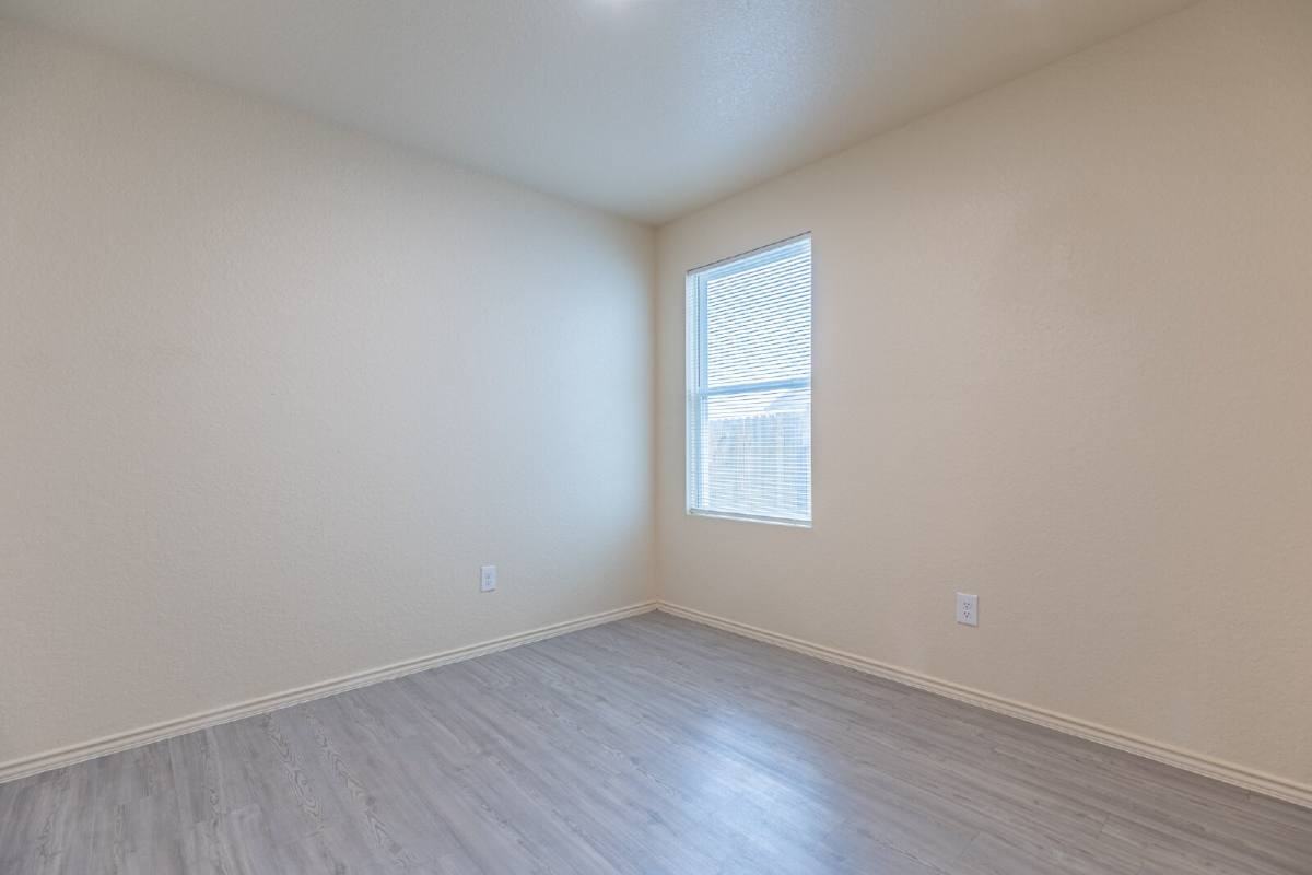 2907 Charpak Dr - Photo 6 of 20