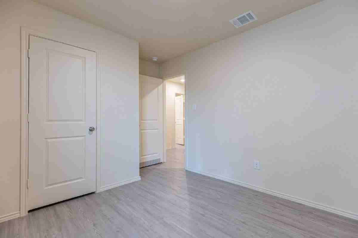 2907 Charpak Dr - Photo 7 of 20