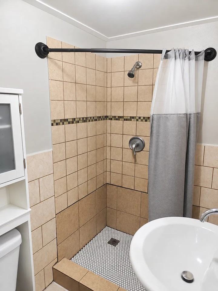 827 Monroe Ave - Photo 3 of 25