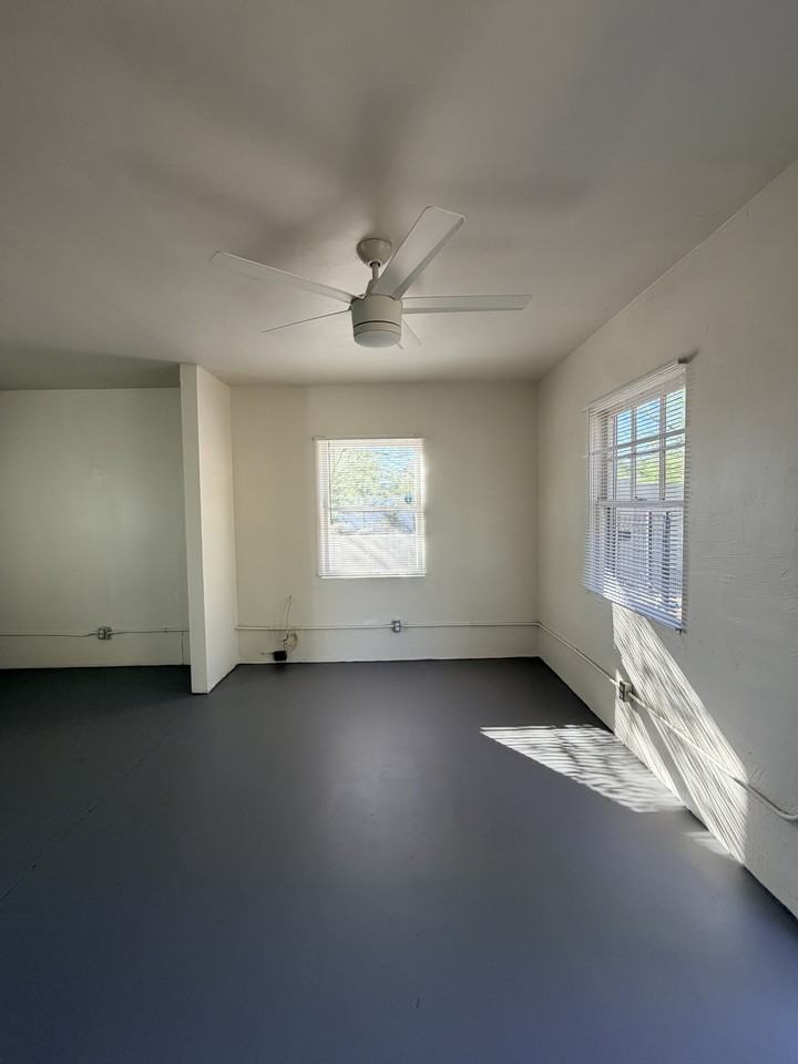 1401 E Hubbell St - Photo 3 of 14