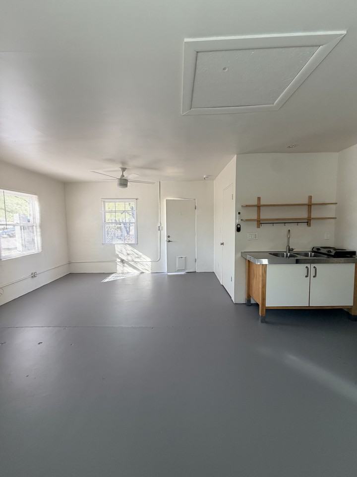 1401 E Hubbell St - Photo 4 of 14
