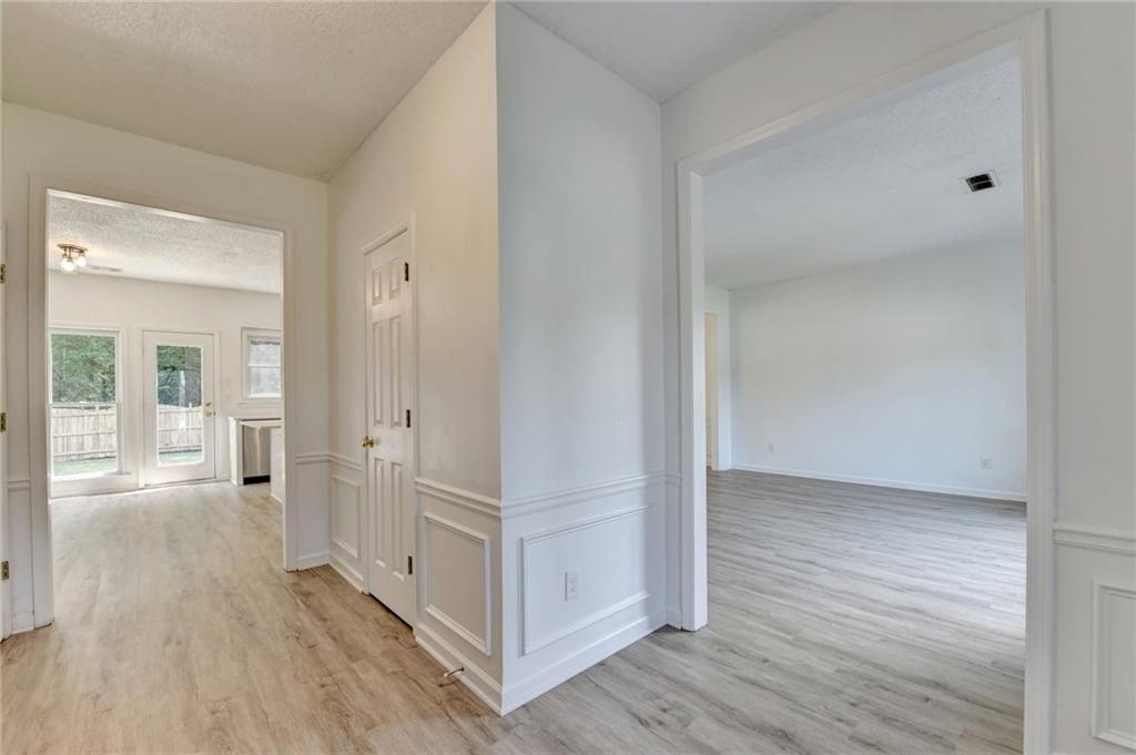 10795 Glenbarr Dr - Photo 6 of 50