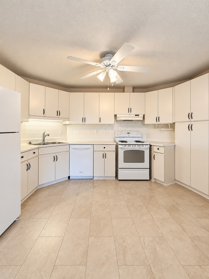 24 Marilyn Drive #505 - Photo 3 of 15