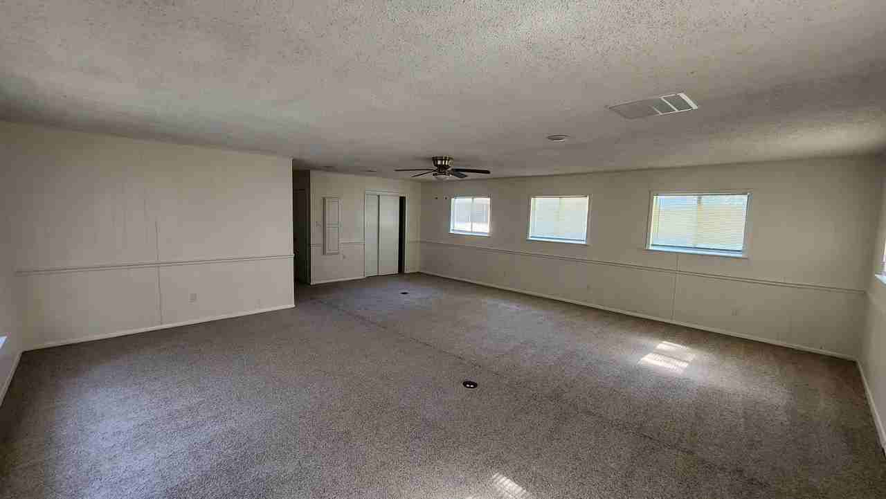 906 Avenue A #906 - Photo 7 of 10
