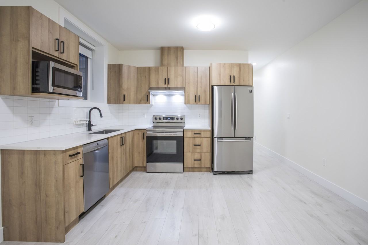 11022 156a St #BS - Photo 2 of 18