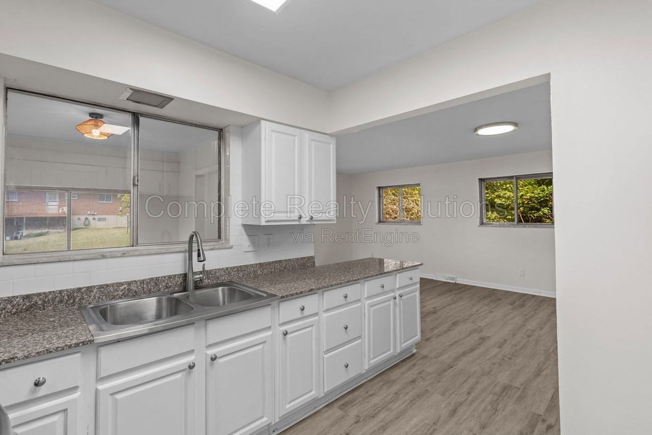 10141 Maraldo Pl - Photo 2 of 42