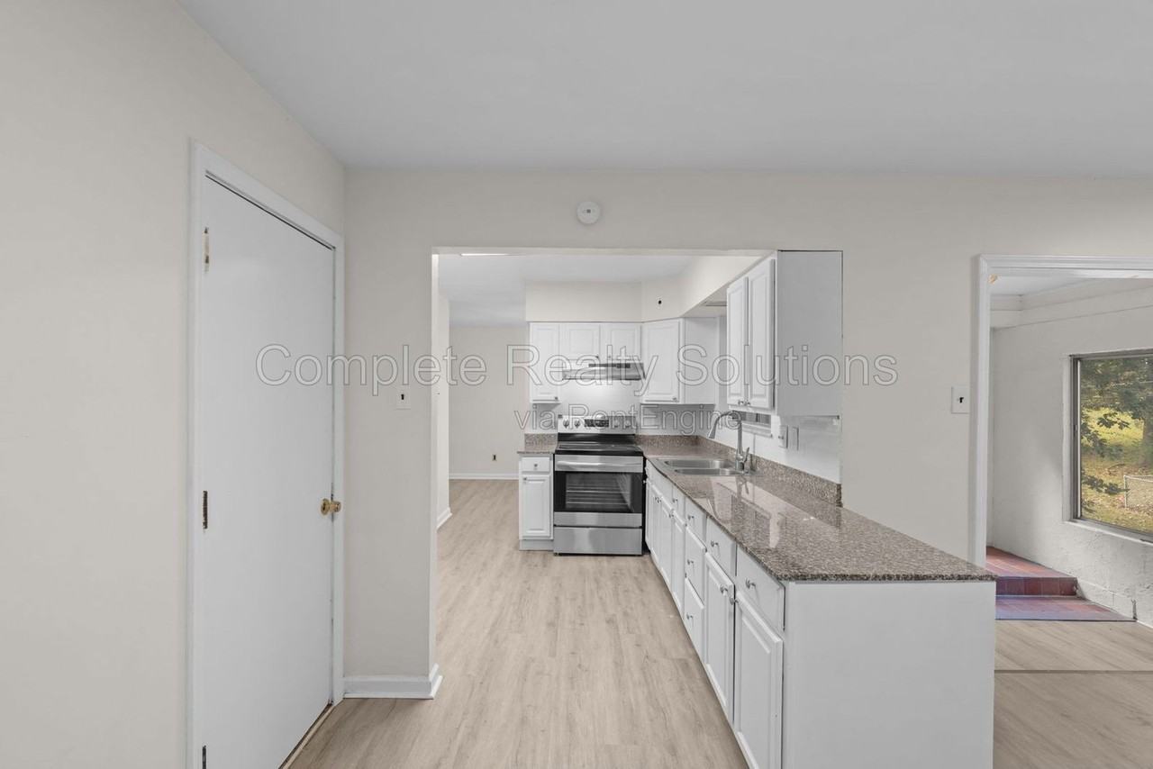 10141 Maraldo Pl - Photo 4 of 42