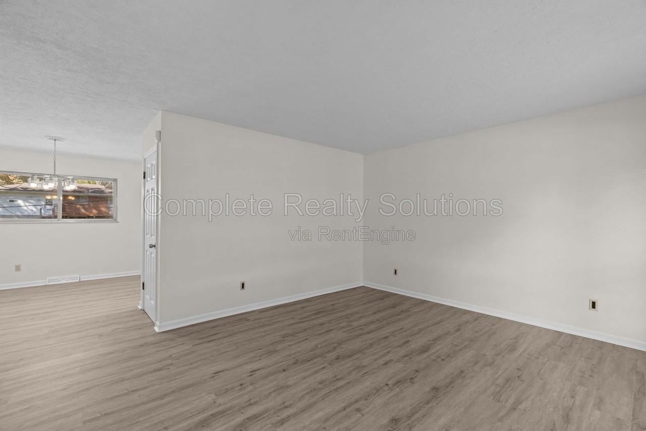 10141 Maraldo Pl - Photo 7 of 42