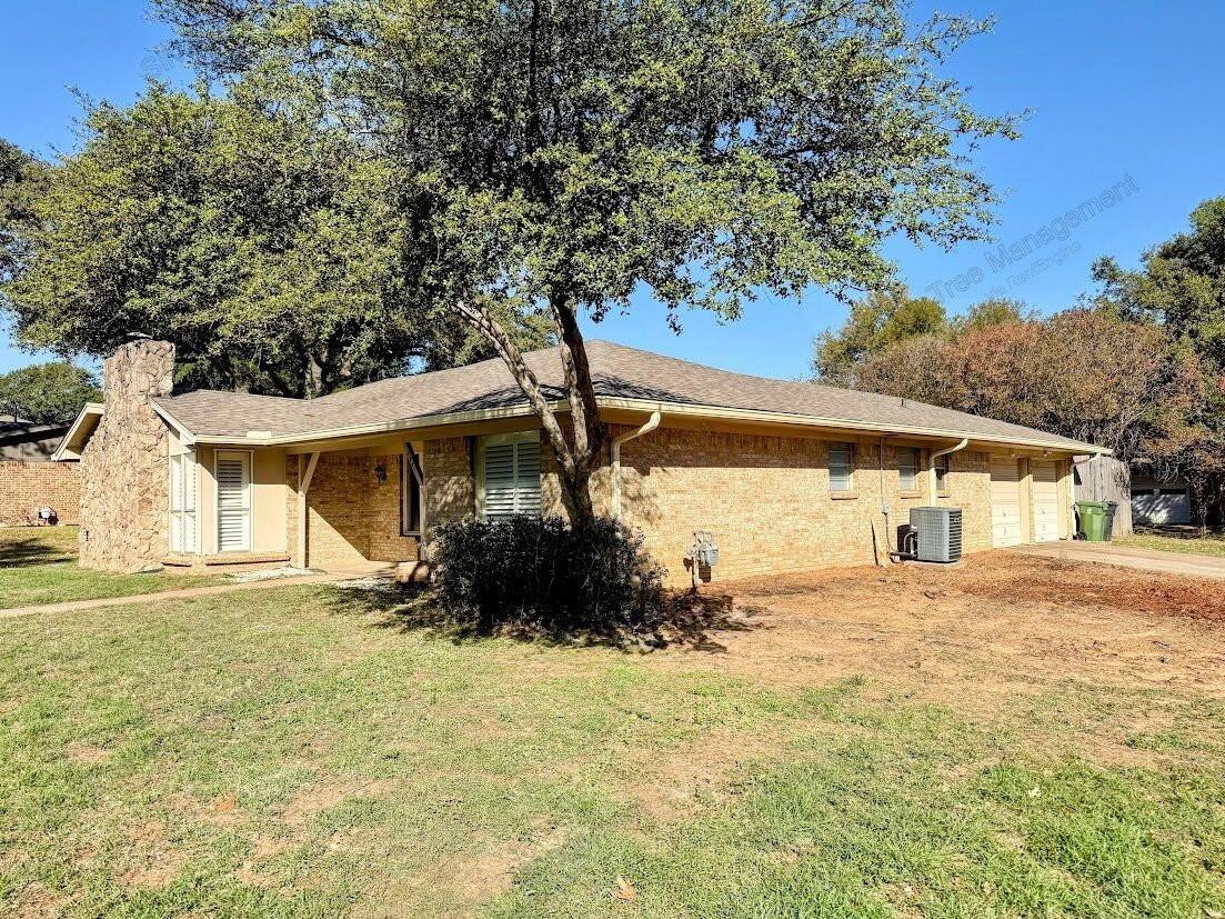 4501 Trowbridge Dr - Photo 2 of 40
