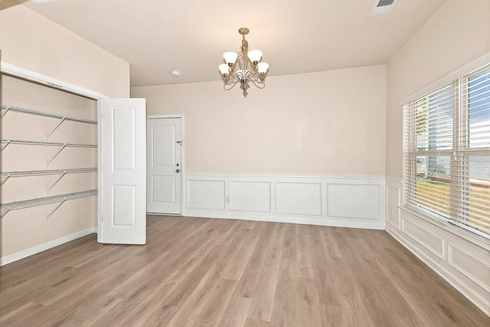 181 Stillwood Dr - Photo 5 of 16