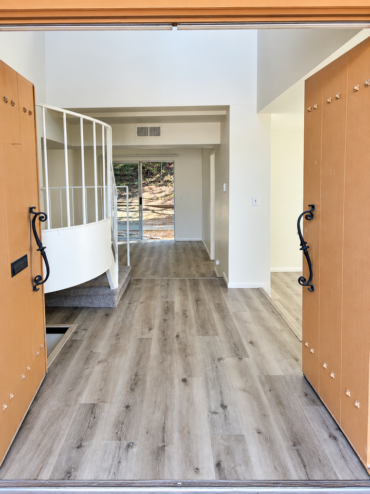6813 Deerrun Pl - Photo 2 of 33