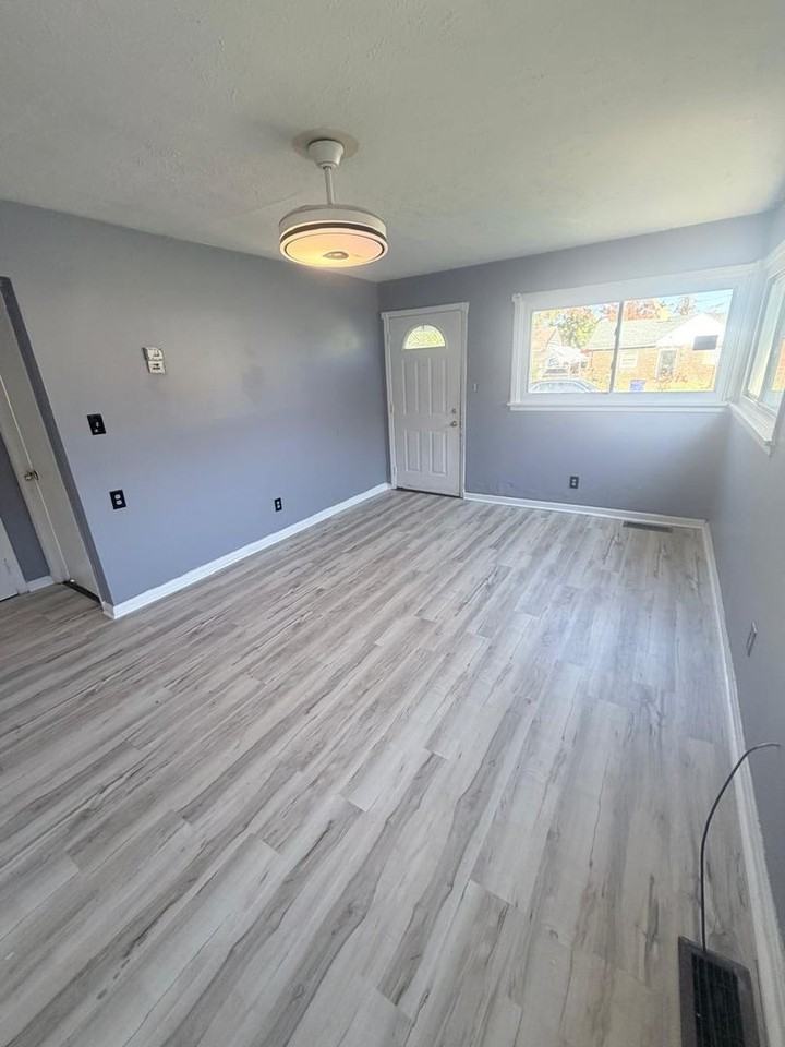 12309 Brookfield Ave - Photo 7 of 26
