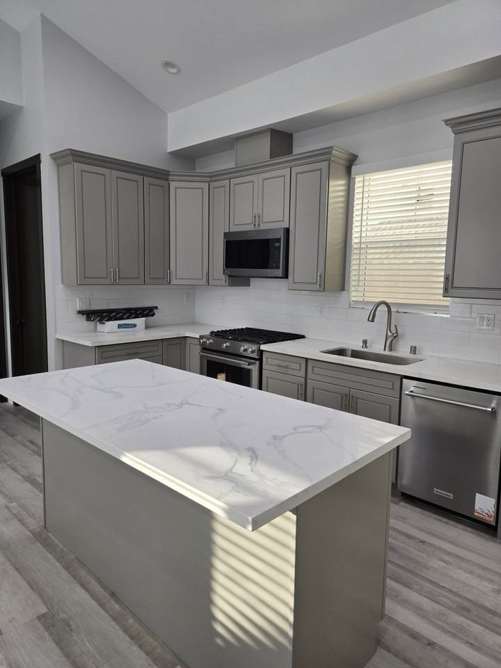 17814 Florwood Ave - Photo 4 of 16