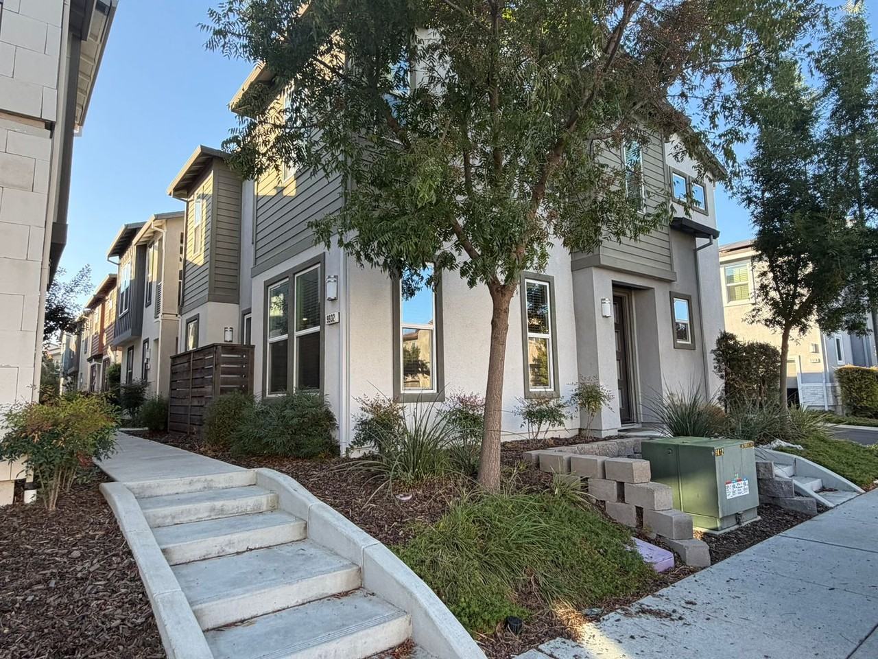 9932 Del Surf Ln - Photo 4 of 50