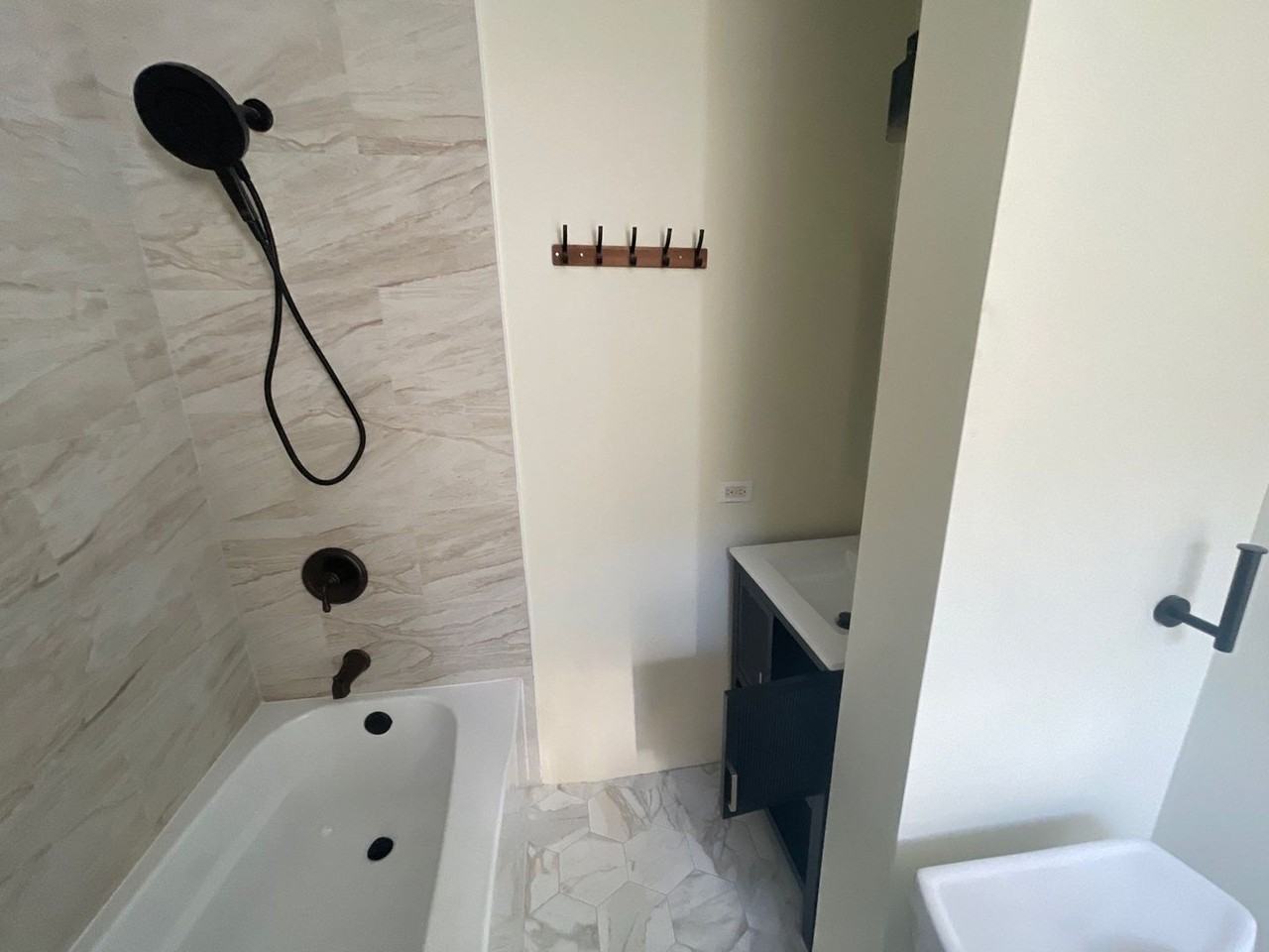 10000 S Forest Ave - Photo 3 of 23