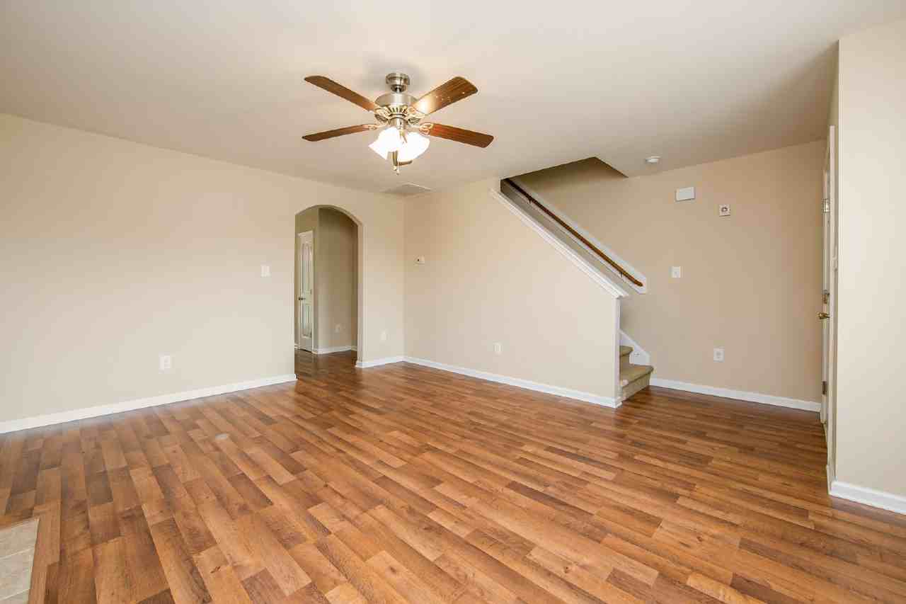 198 New Castle Ln - Photo 3 of 28