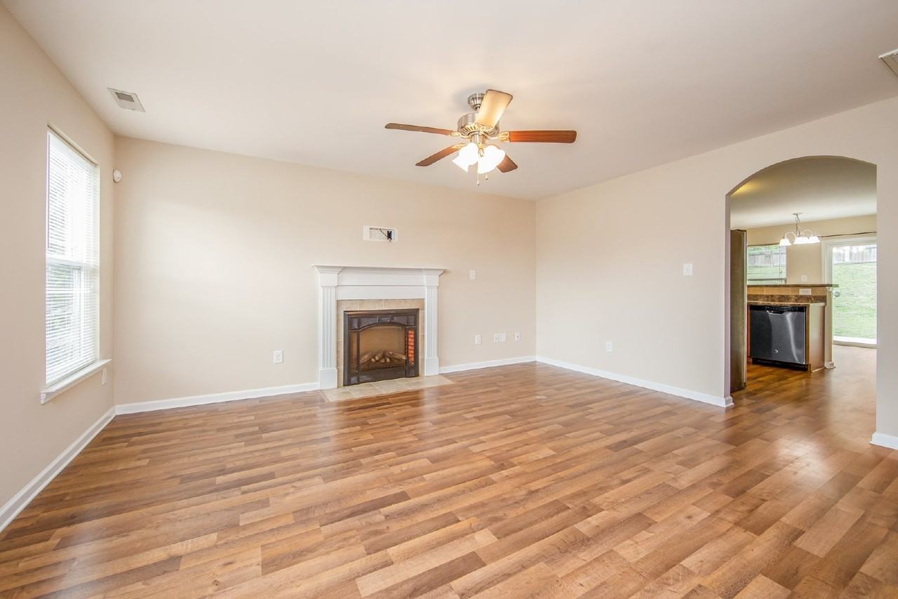 198 New Castle Ln - Photo 4 of 28