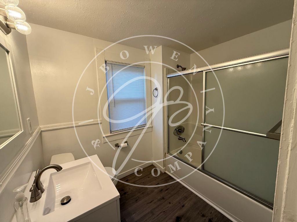 1716 Parkdale Ave - Photo 7 of 9