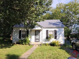 featured image of 210 Sycamore St